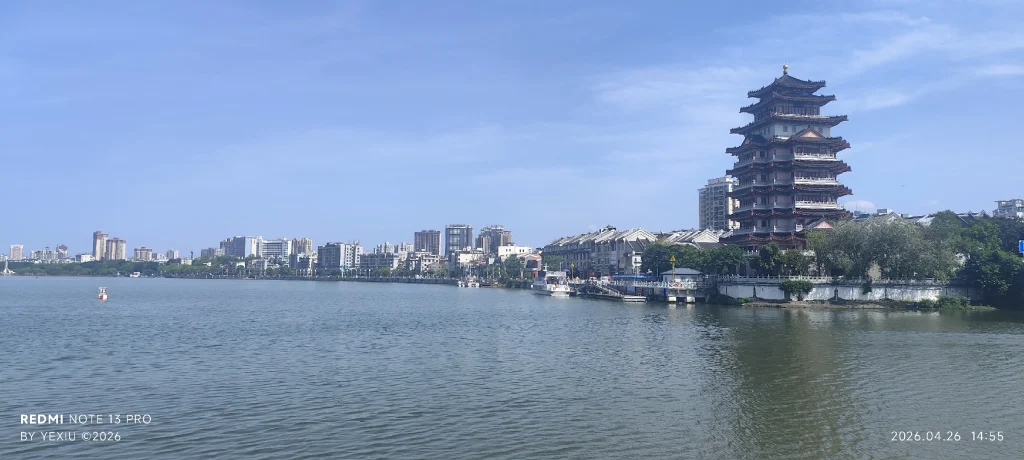 惠州水东街的合江楼以及惠州东江的江景